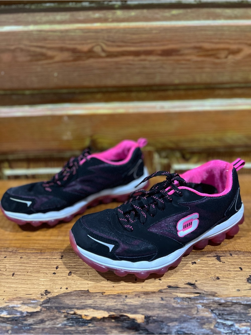 Skechers Black Athletic Sneakers with Pink Accents - Picture 2 of 11